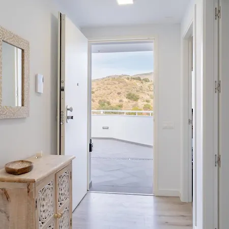 Guestready - Seaview Terrace In * Малага